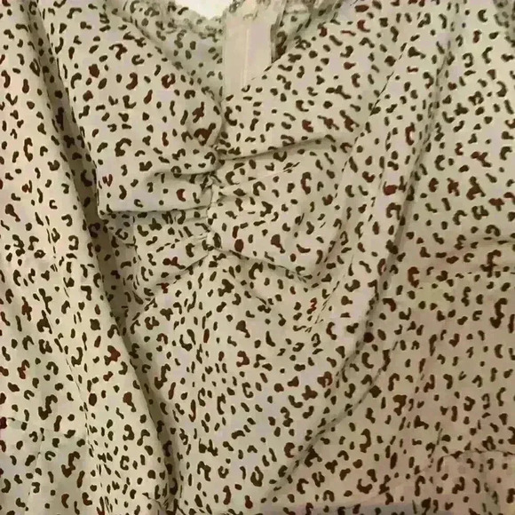 Main Strip Cheetah Romper - Picture 4 of 5